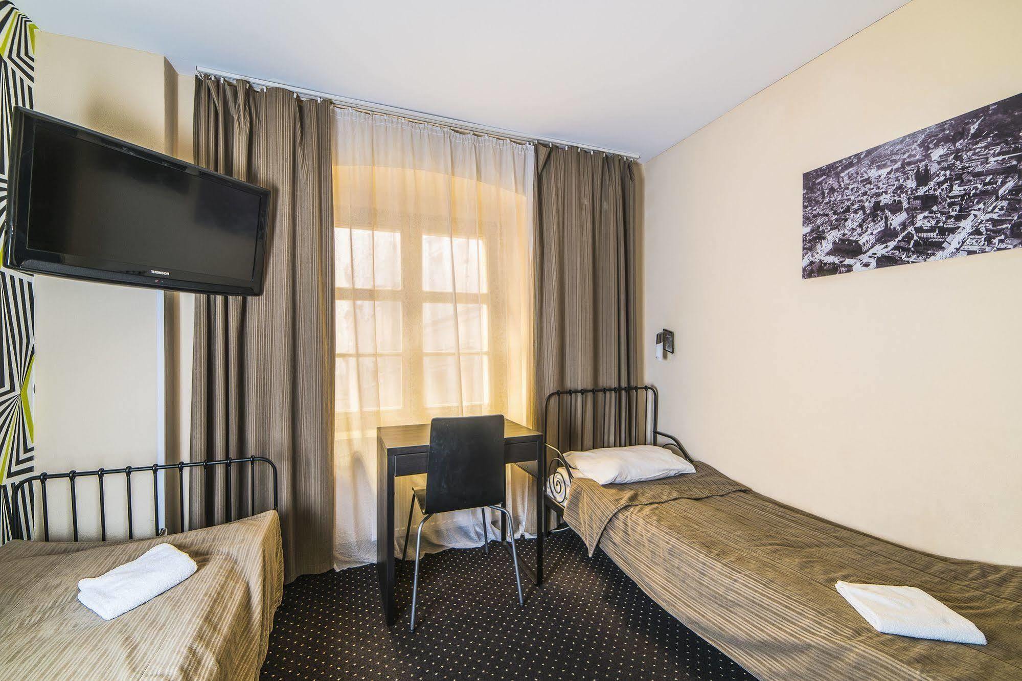 Boogie Deluxe Old Town 3*
